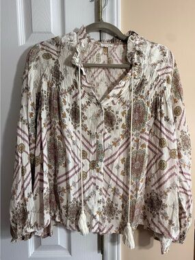 En Creme White Boho Floral Peasant Blouse with Pink and Gold Motifs